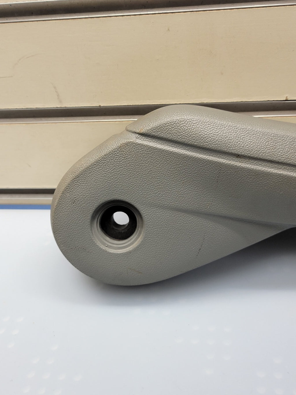 08-11 CARAVAN TOWN & COUNTRY LEFT DRIVER SIDE FRONT SEAT ARMREST LIGHT GRAY