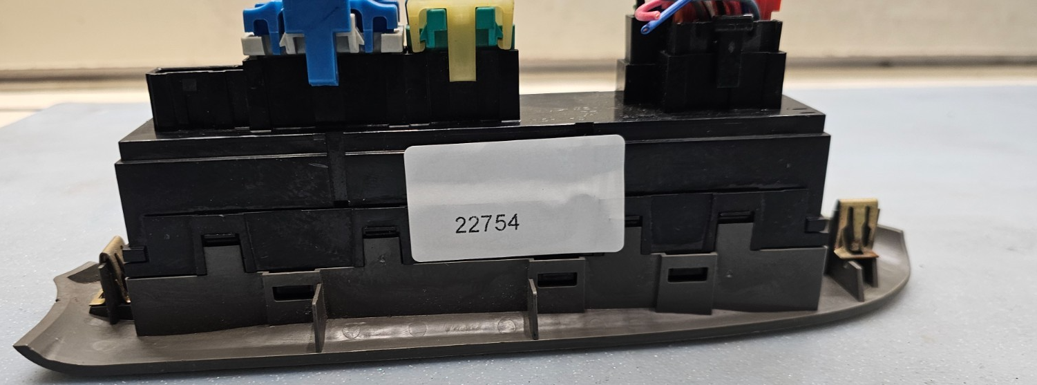 🔥02-05 CHEVY TRAILBLAZER DRIVER SIDE MASTER POWER WINDOW SWITCH GRAY