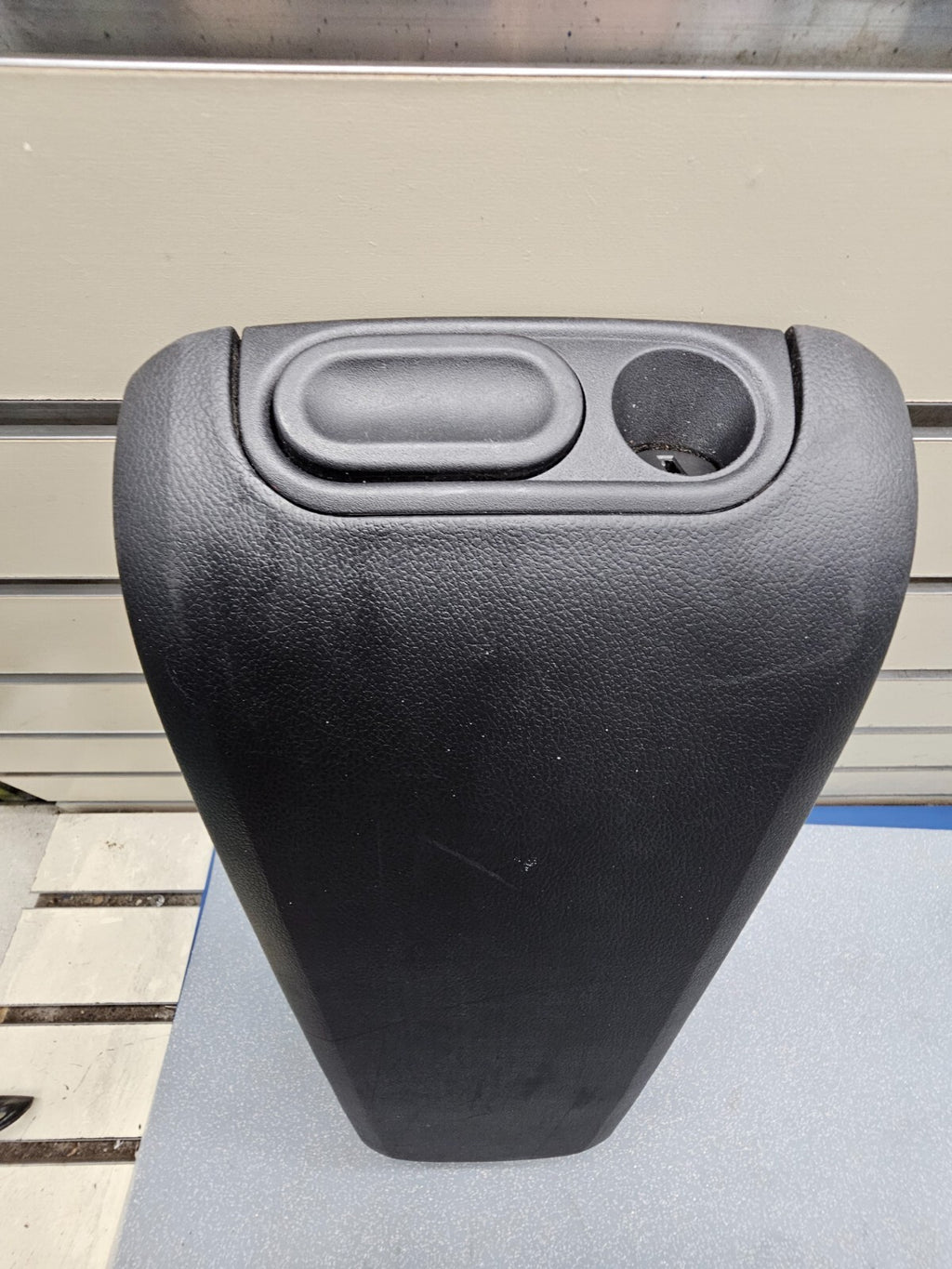 02-06 CAMRY SOLARA LEXUS ES330 CENTER CONSOLE LID ARM REST COVER ASSEMBLY BLACK