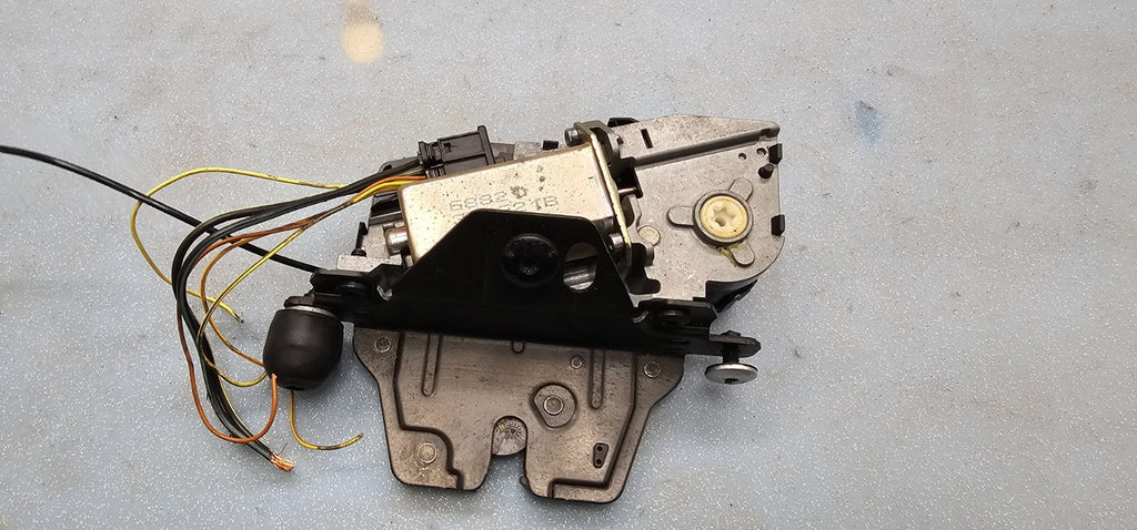🔥00-06 BMW E53 X5 REAR UPPER LIFTGATE HATCH GLASS LID LOCK LATCH ACTUATOR OEM