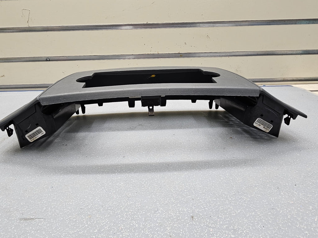 05-07 Jeep Grand Cherokee Center Radio Dash Bezel Trim Panel Surround Balck B30