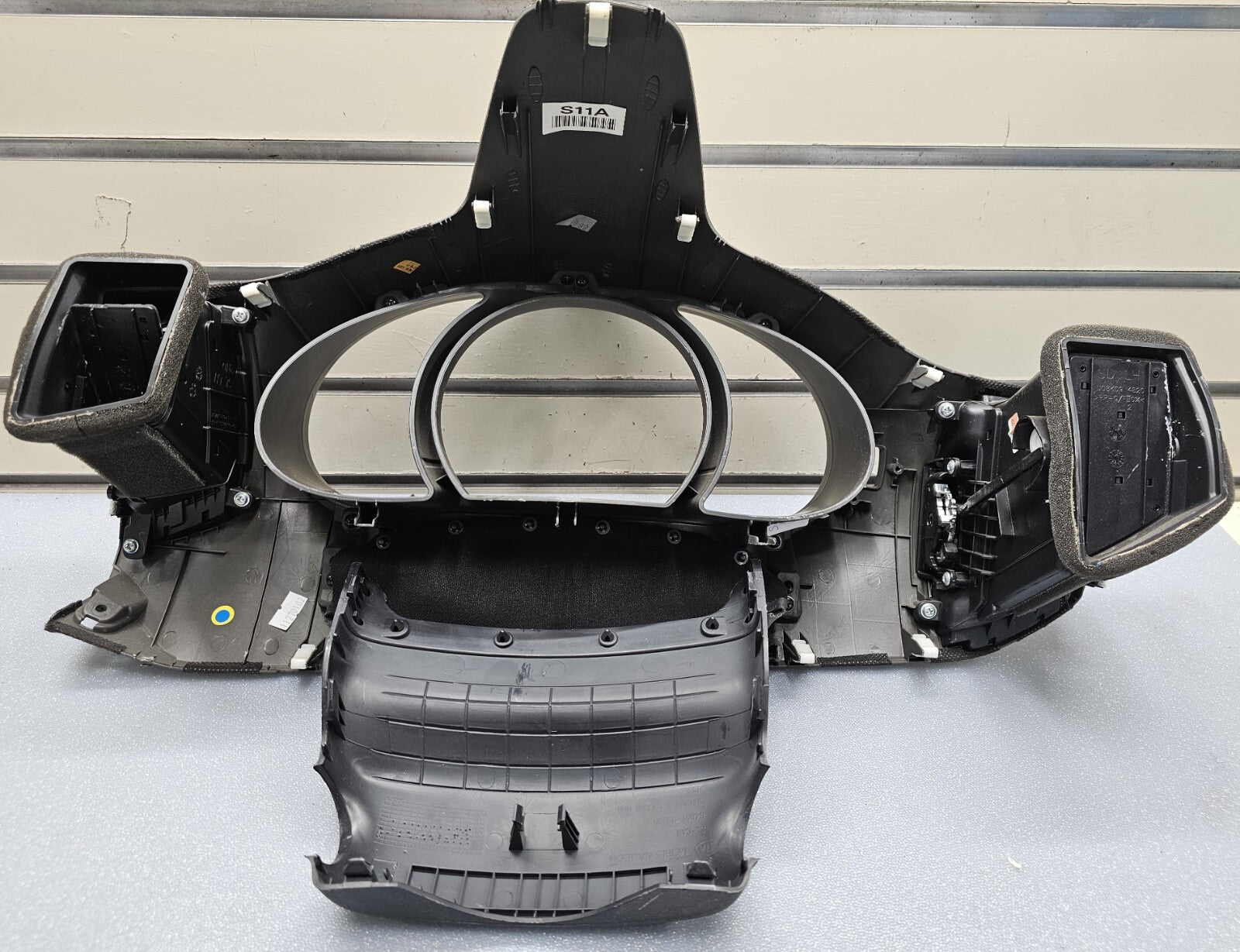 11-16 KIA SPORTAGE DASH SPEEDOMETER INSTRUMENT GAUGE CLUSTER BEZEL TRIM DK GRAY