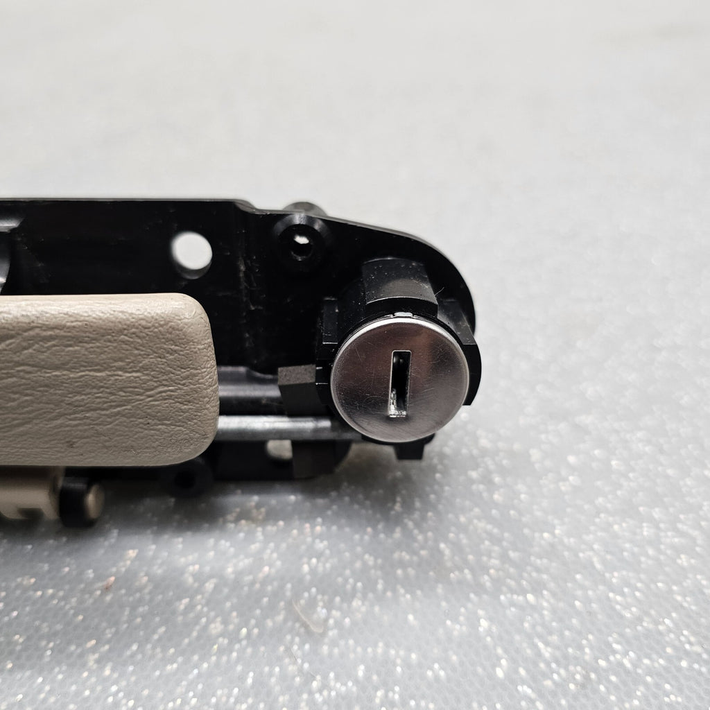 🔥01-05 Chrysler PT Cruiser Glove Compartment Box Latch Handle Lock Assembly Tan