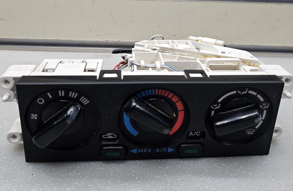 96-00 Nissan Pathfinder AC Heater Temperature Dash Climate Control Switch Panel