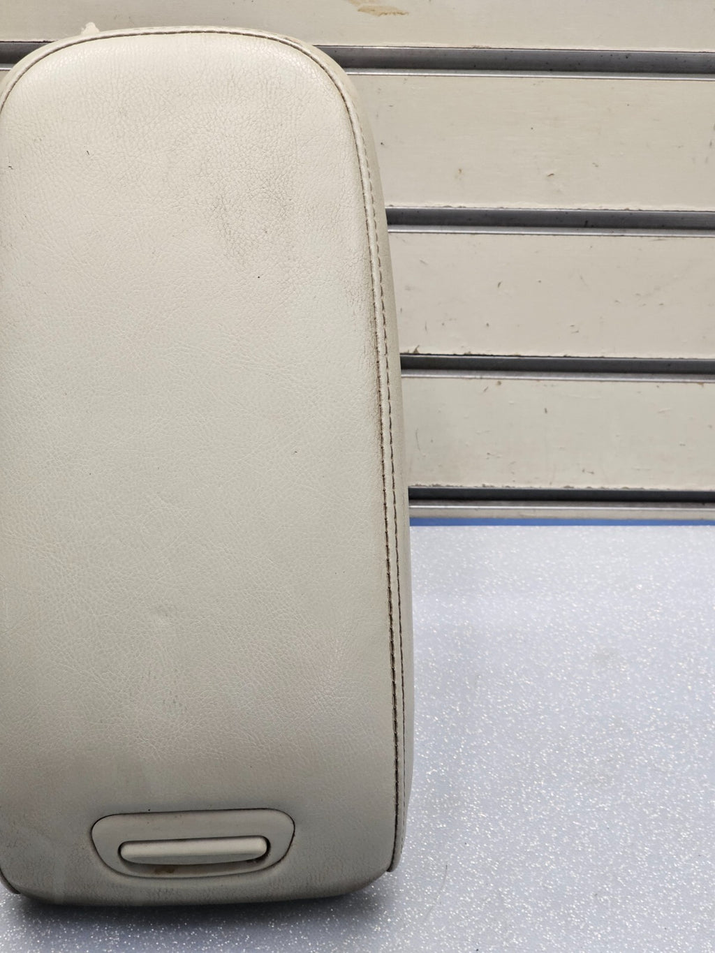 🔥00-04 Infiniti I30 I35 Center Console Leather Lid Armrest Cover Assembly Tan