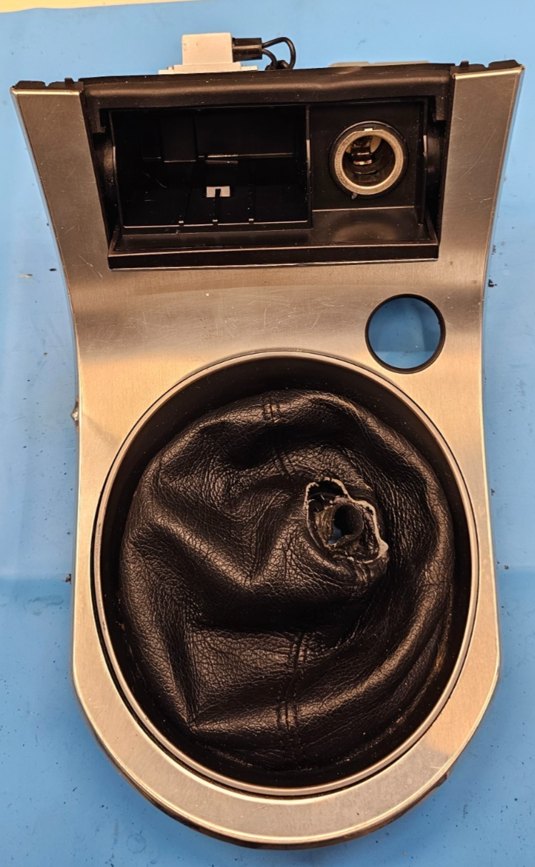 🔥06-07 Infiniti G35 Manual Transmission Shifter Boot Trim Console Bezel Silver