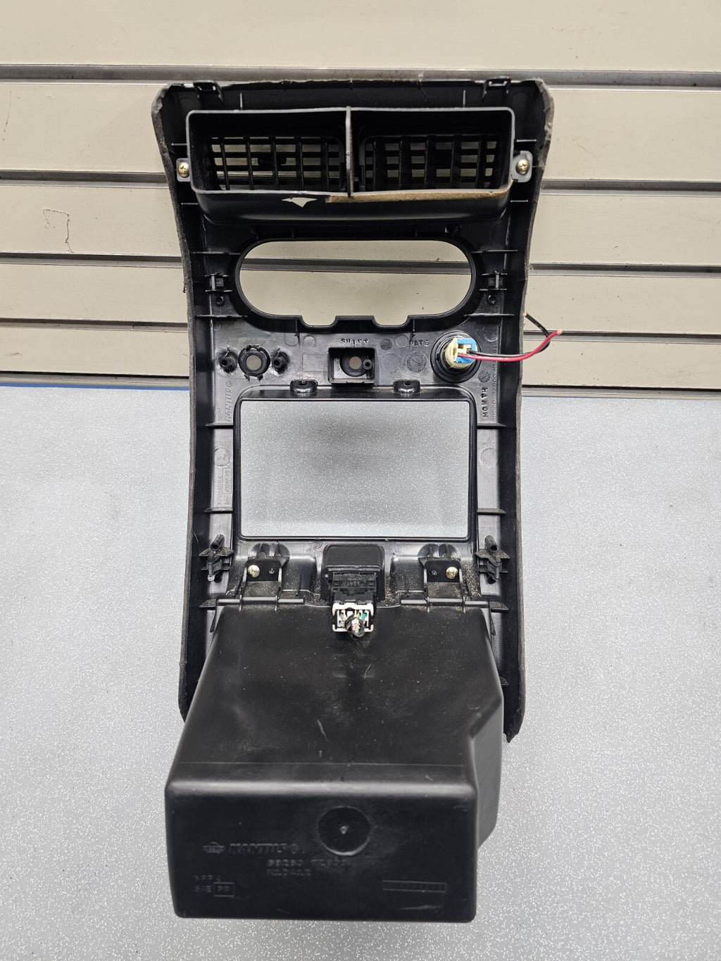 02-04 Nissan XTERRA Center Radio Trim Dash Bezel Heater Panel w/ Vents BLACK B21