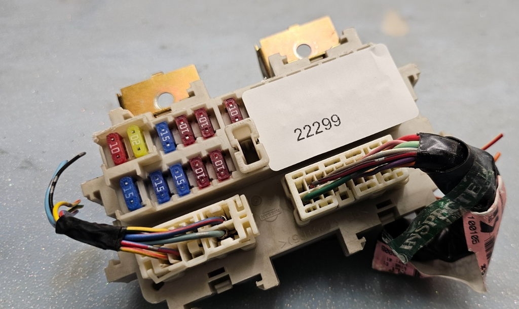 🔥04-11 Armada Titan Infiniti QX56 Interior Cabin Fuse Box Relay Junction BCM