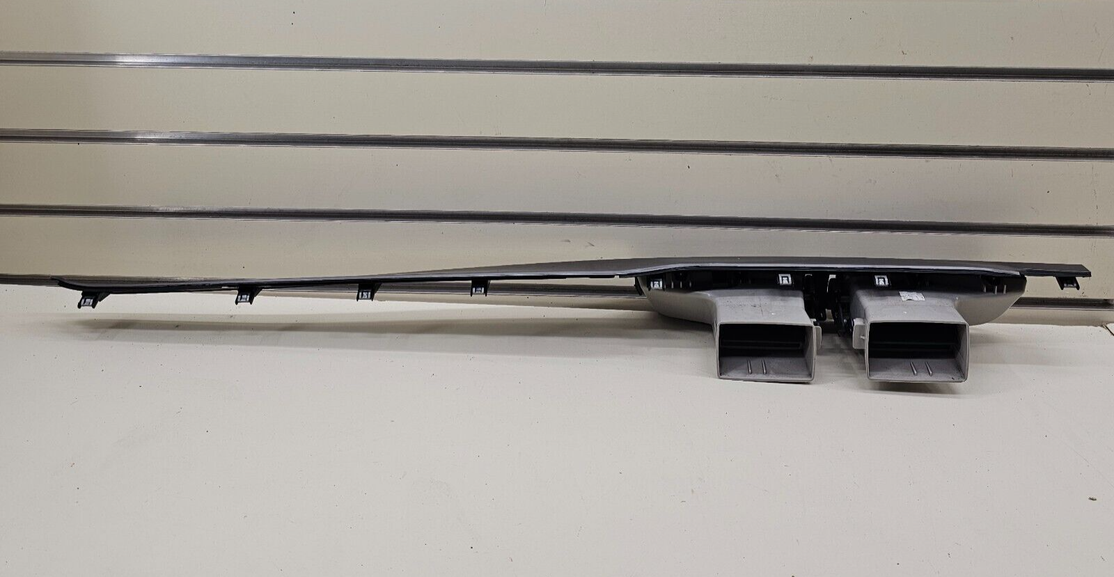 🔥09-14 Volkswagen Routan Dash Front Center Trim Bezel Panel Air Vent Silver OEM