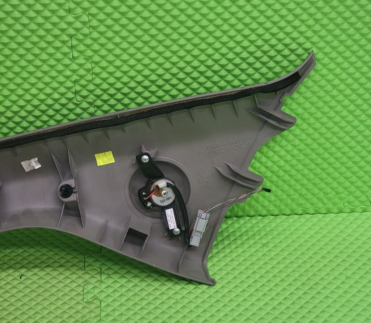 🔥07-11 HONDA ELEMENT FRONT RIGHT PASSENGER INTERIOR PILLAR TRIM COVER GRAY OEM