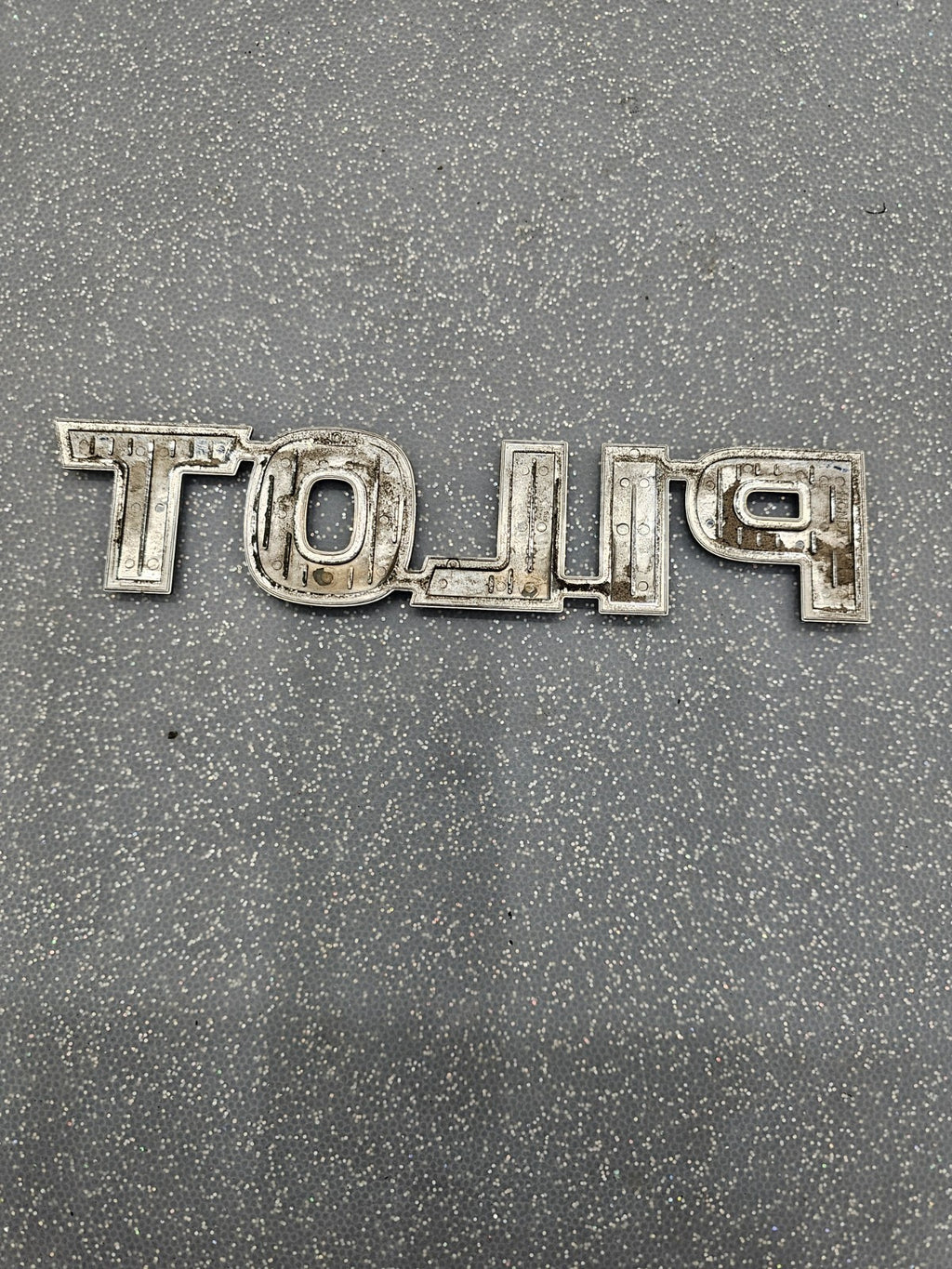 🔥2003-2008 HONDA PILOT REAR LID CHROME CENTER EMBLEM LOGO NAMEPLATE BADGE OEM