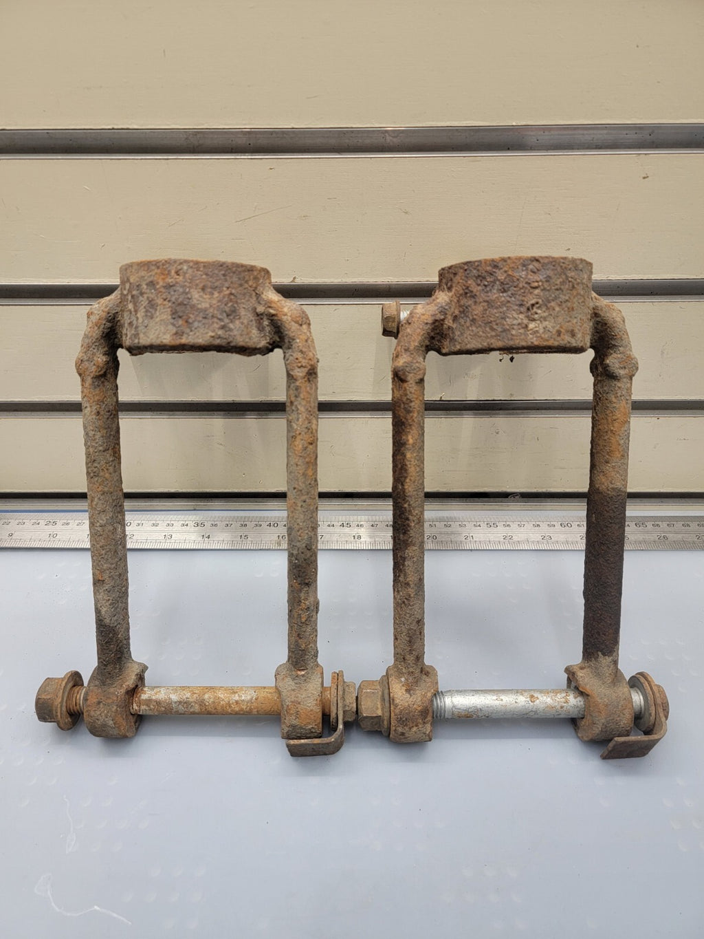 05-10 Jeep GrandCherokee Commander LH RH Set Pair Clevis Strut Fork OEM/JC