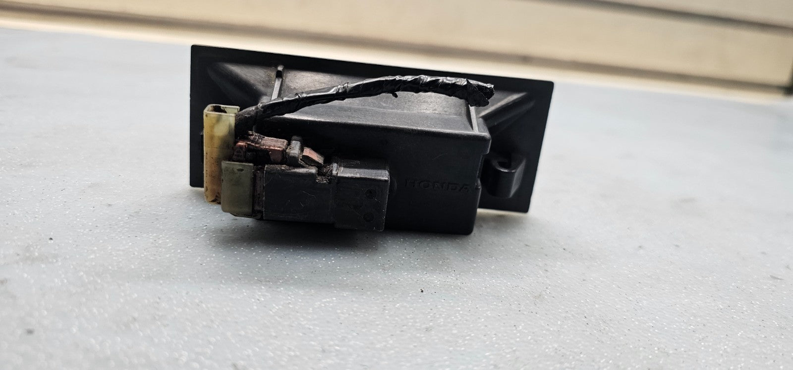 🔥2005-2007 Honda Odyssey license plate light Assembly OEM C102 BLACK
