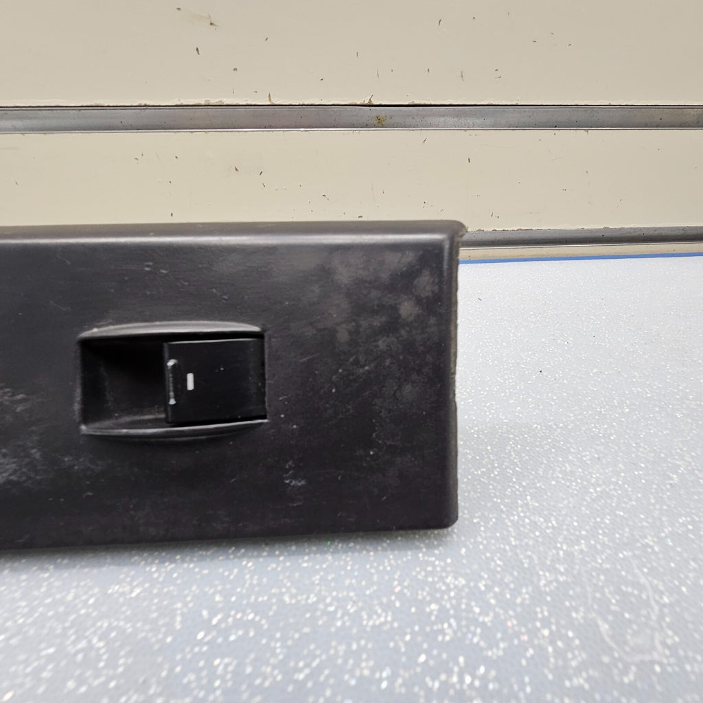 🔥05-09 FORD MUSTANG LEFT DRIVER SIDE MASTER WINDOW POWER SWITCH BEZEL BLACK OEM