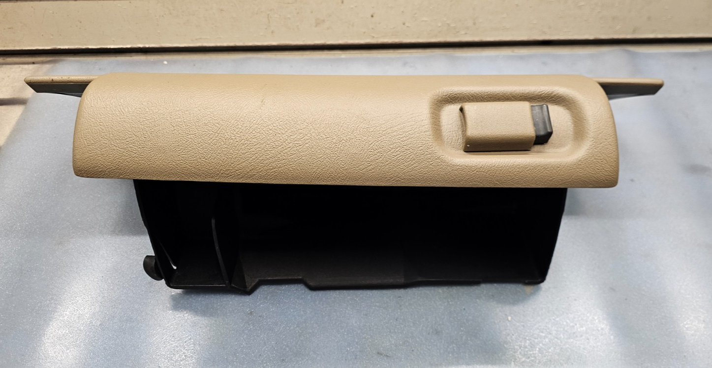 95-99 CHEVY GMC TRUCK SILVERADOC/K Glove Box Storage Compartment Assembly TAN G2
