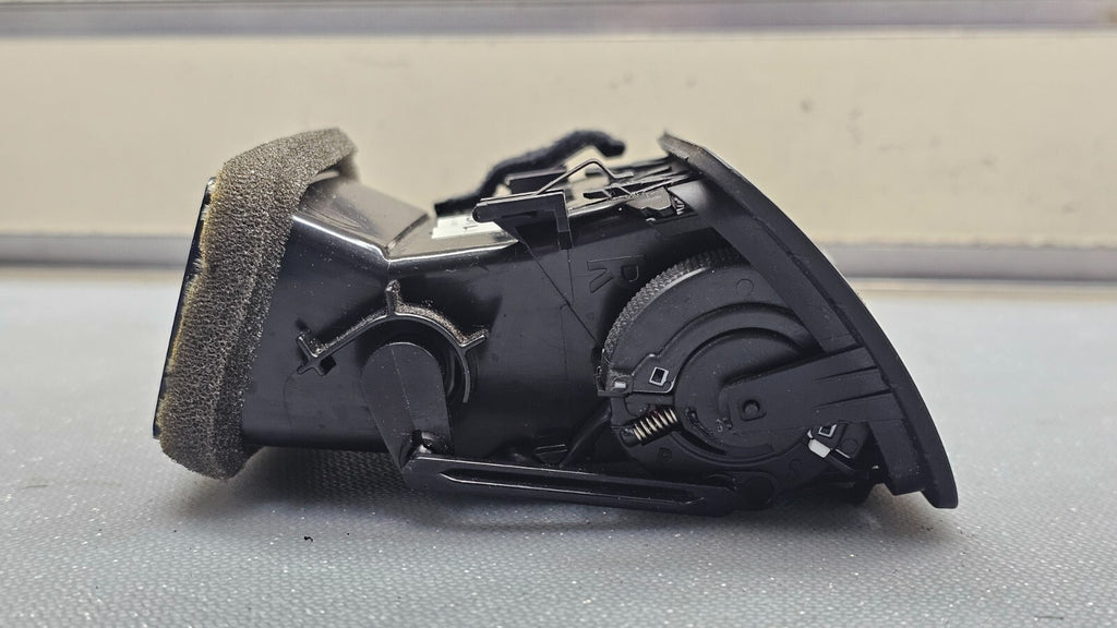 🔥09-17 VW Passat CC Front Right passenger Air Vent A/C AC Heater Panel Black