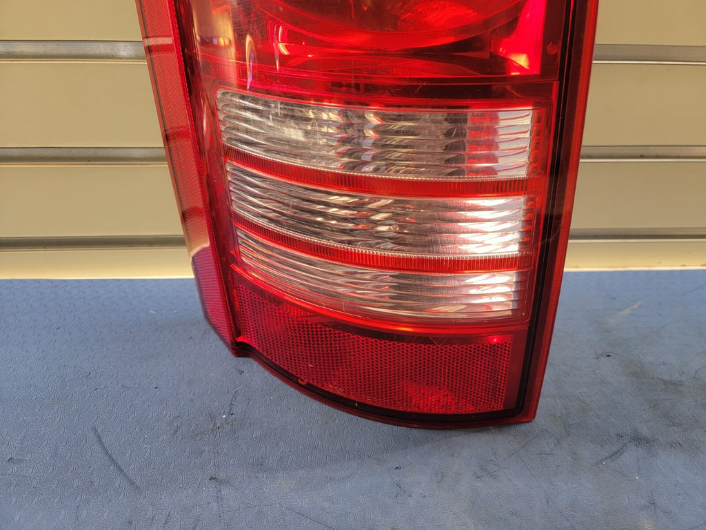 🔥2008-2010 CHRYSLER TOWN & COUNTRY LEFT DRIVER TAIL LIGHT REAR LAMP Assembly