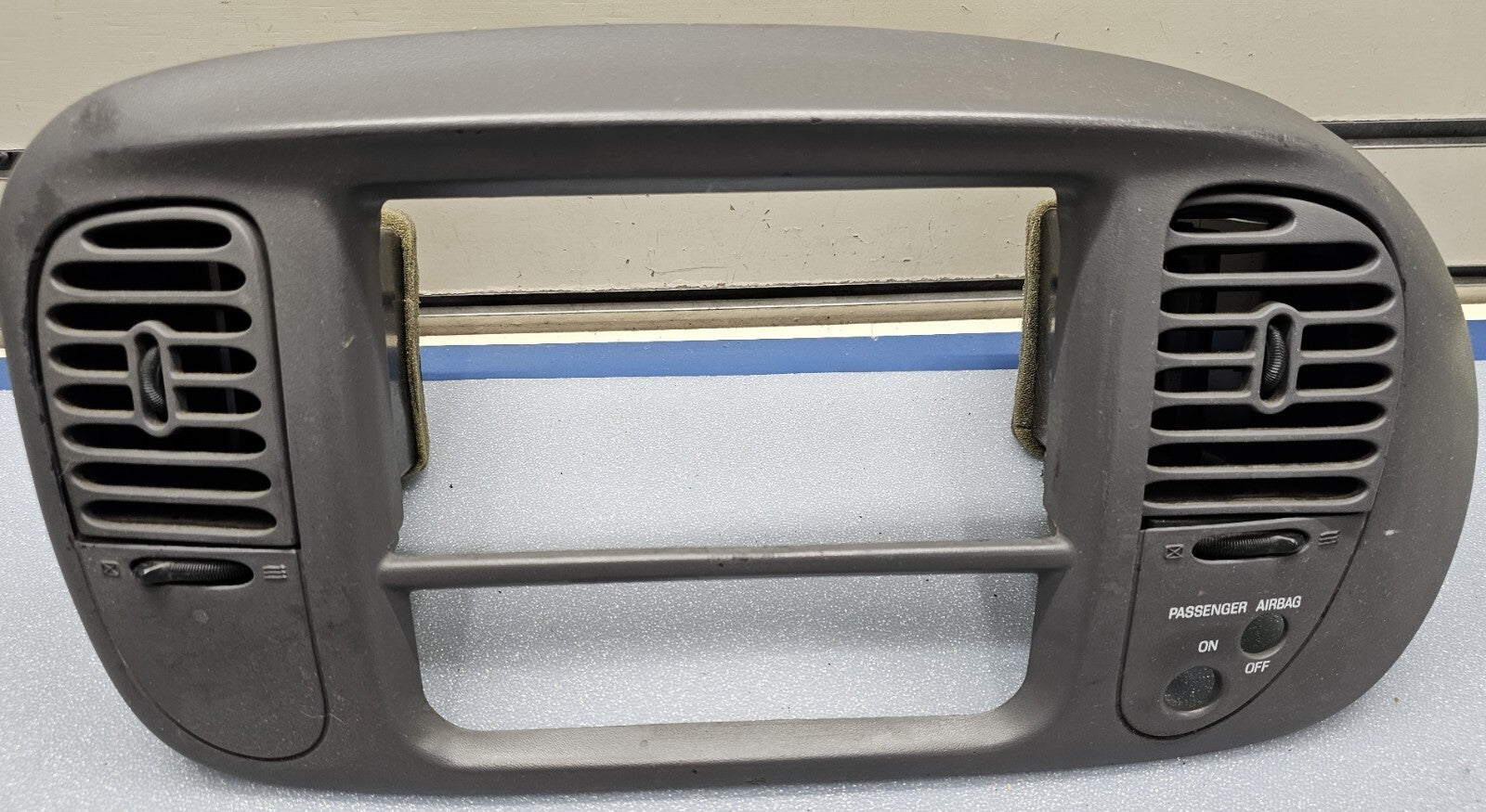 🔥1997-2003 Ford F150 Front Center Dash Radio BEZEL Trim Panel Dark Gray B1