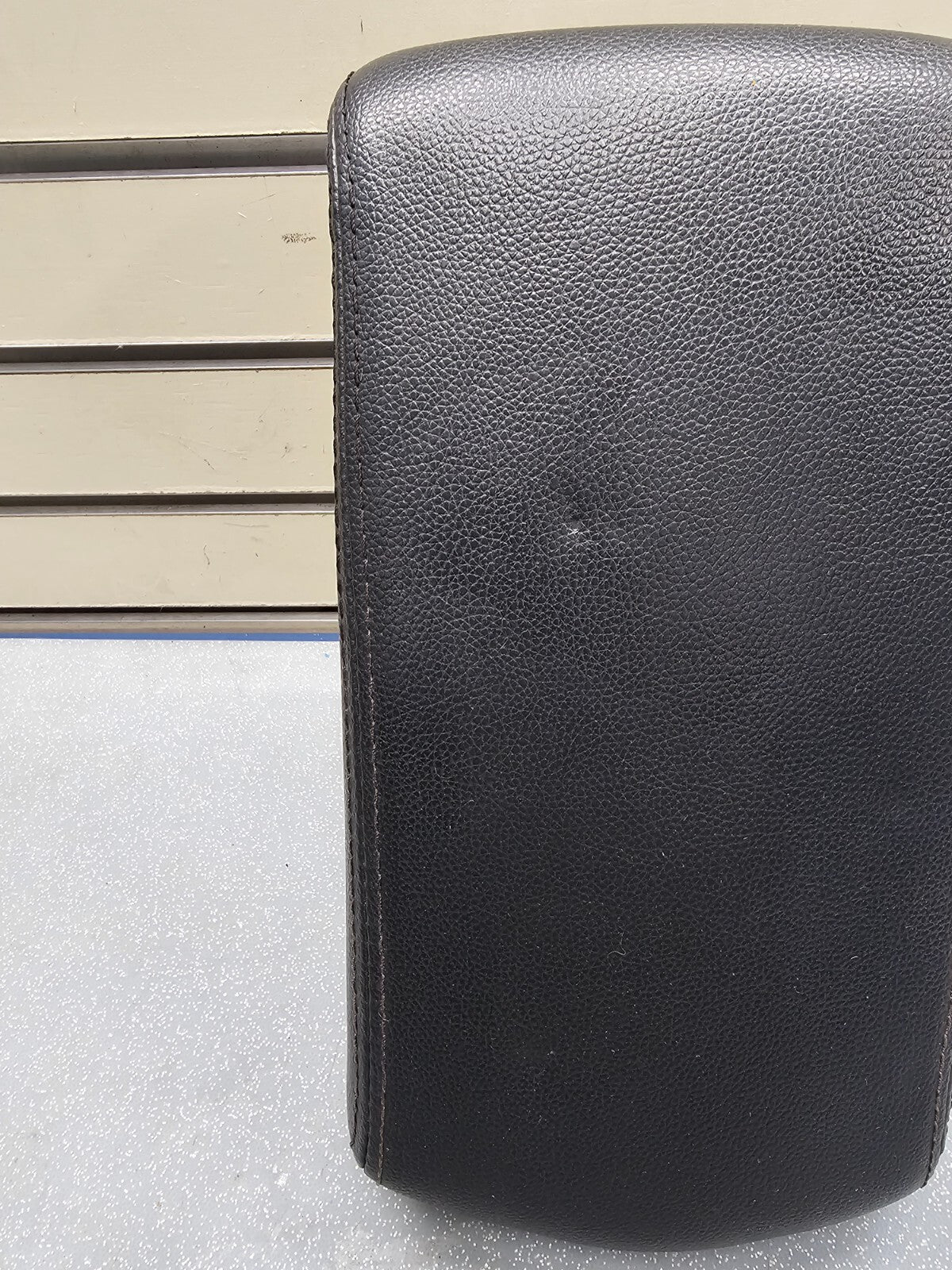 🔥08-13 Rogue Front Center Console Storage Arm Rest Lid Cover Leather Black OEM