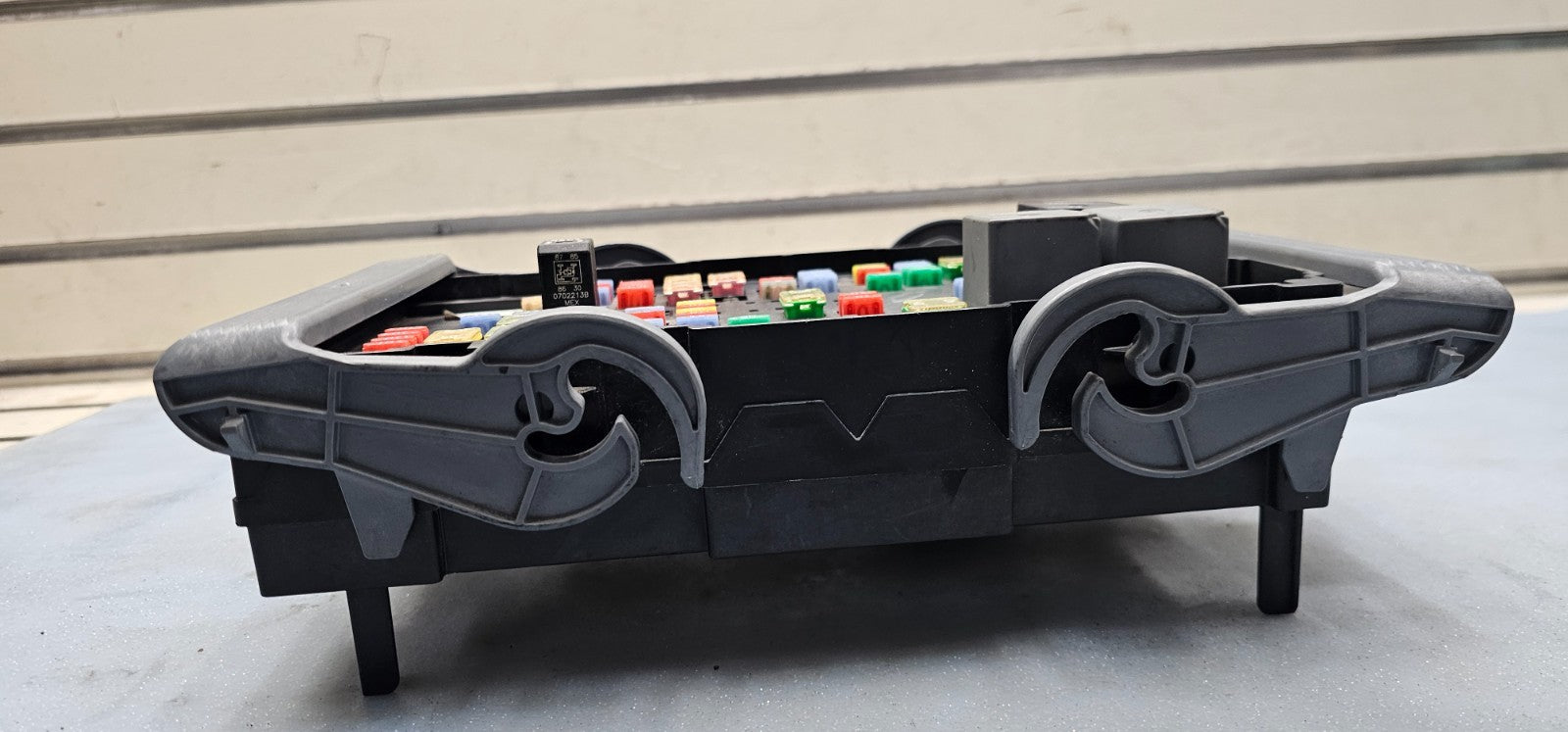 07-09 Suburban Yukon Engine Fuse Box Relay Body Control Module Integrated Power
