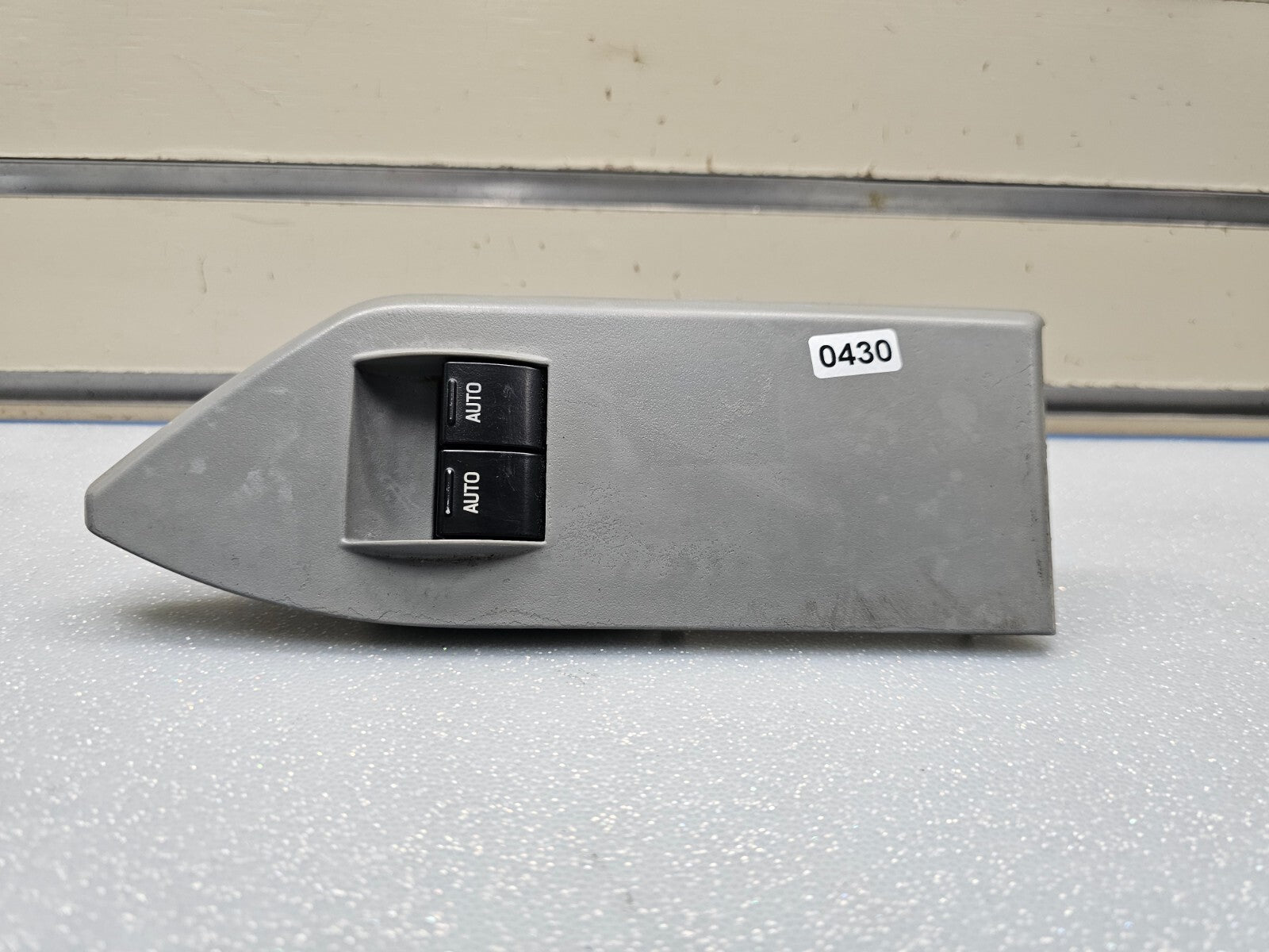 🔥05-09 FORD MUSTANG LEFT DRIVER SIDE MASTER WINDOW POWER SWITCH BEZEL GRAY OEM