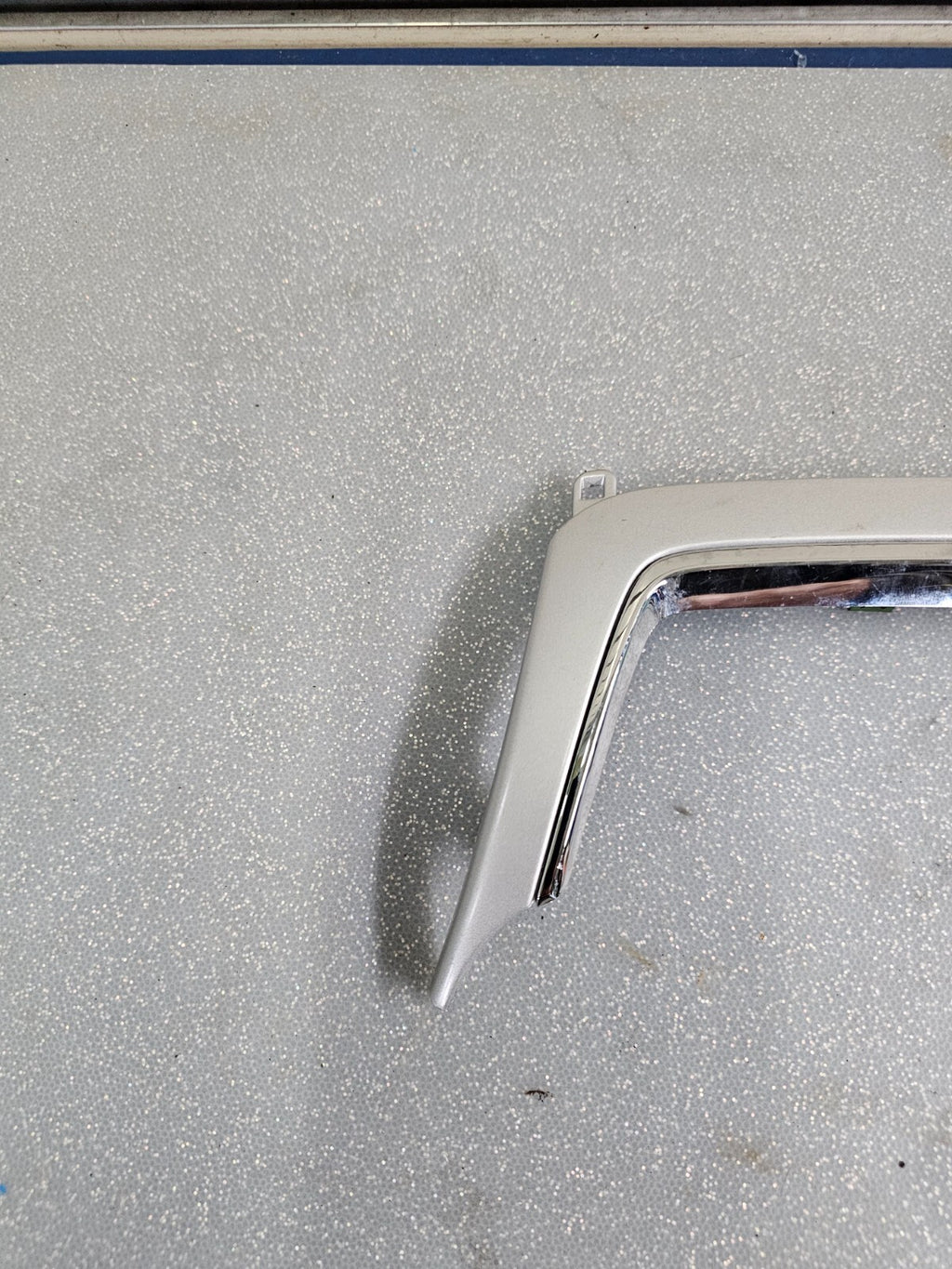 🔥08-12 Chevy MALIBU Center Dash Radio Bezel Panel UPPER A/C Vent Trim SILVER B8