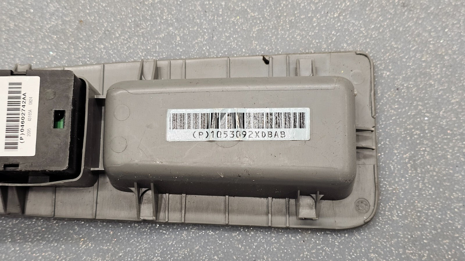 07-11 Charger Dakota Chrysler 200 300 Right Passenger Power Window Switch Gray