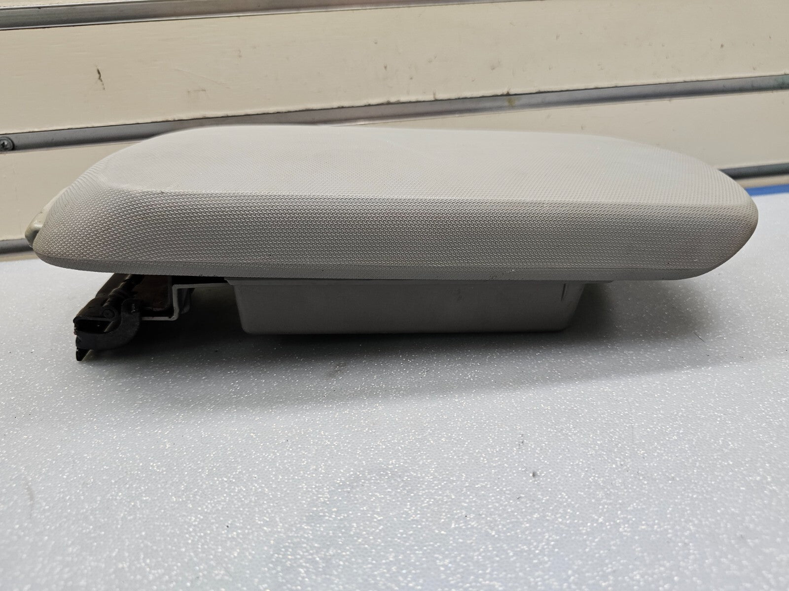 07-10 Chrysler Sebring Front Center Console Lid Arm Rest Cover Leather GRAY