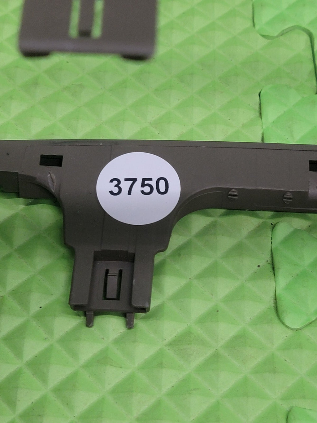 🔥03-08 TOYOTA COROLLA CENTER DASH RADIO BEZEL AIR AC VENT GRILL OEM TAN B28