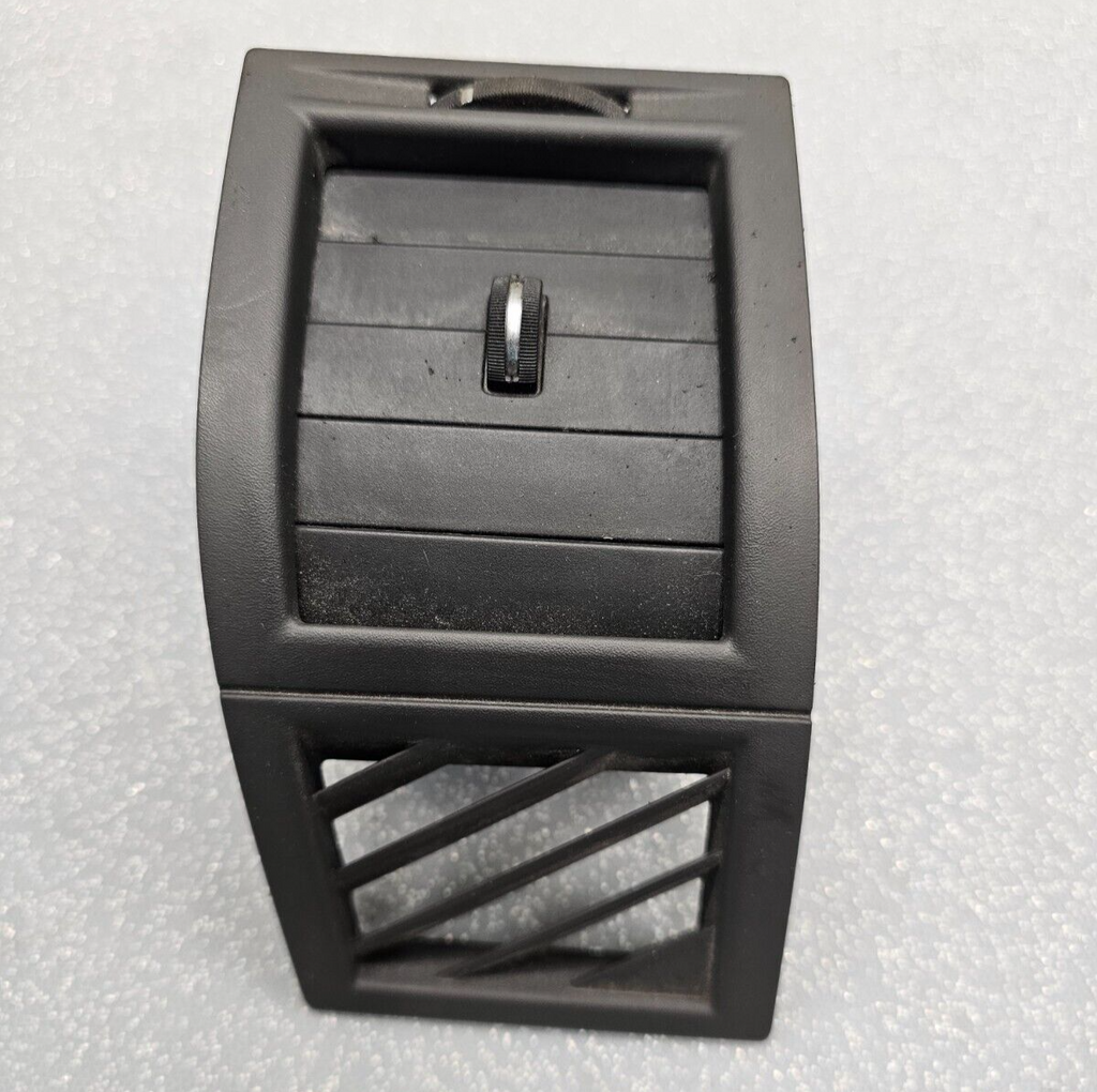 2005-2010 Chrysler 300 300C Dash A/C Heater Air Vet Front RIGHT BLACK VT42
