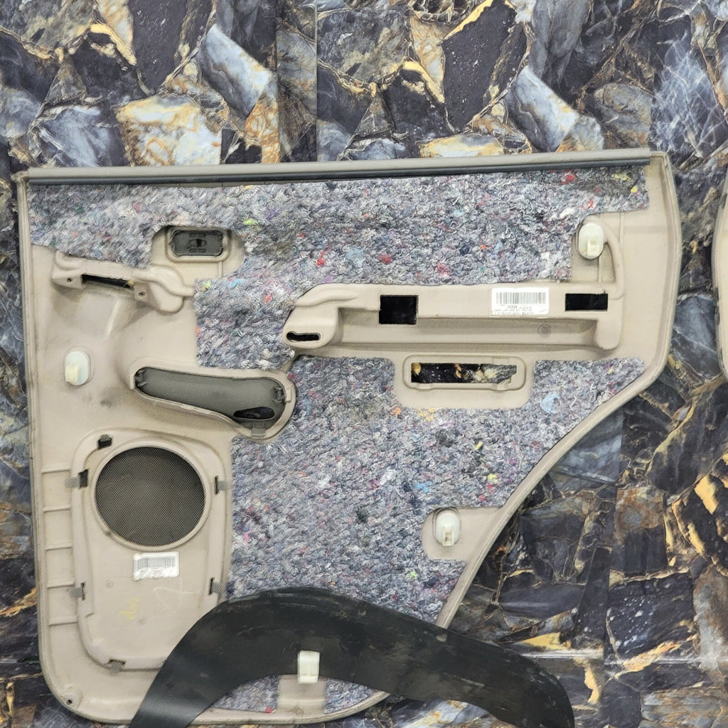🔥99-06 Silverado SIERRA Door Panel Rear LEFT /No Arm LIGHT GRAY G-H2 D7