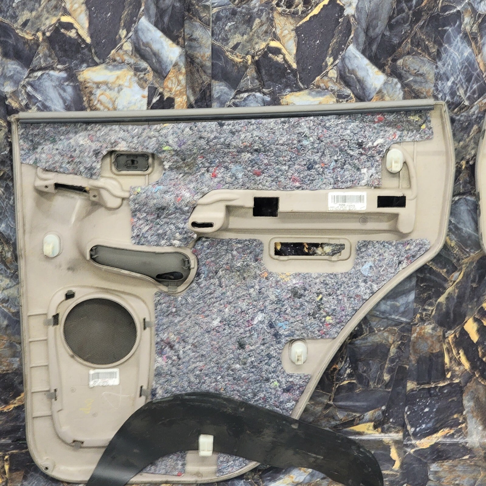 🔥99-06 Silverado SIERRA Door Panel Rear LEFT /No Arm LIGHT GRAY G-H2 D7