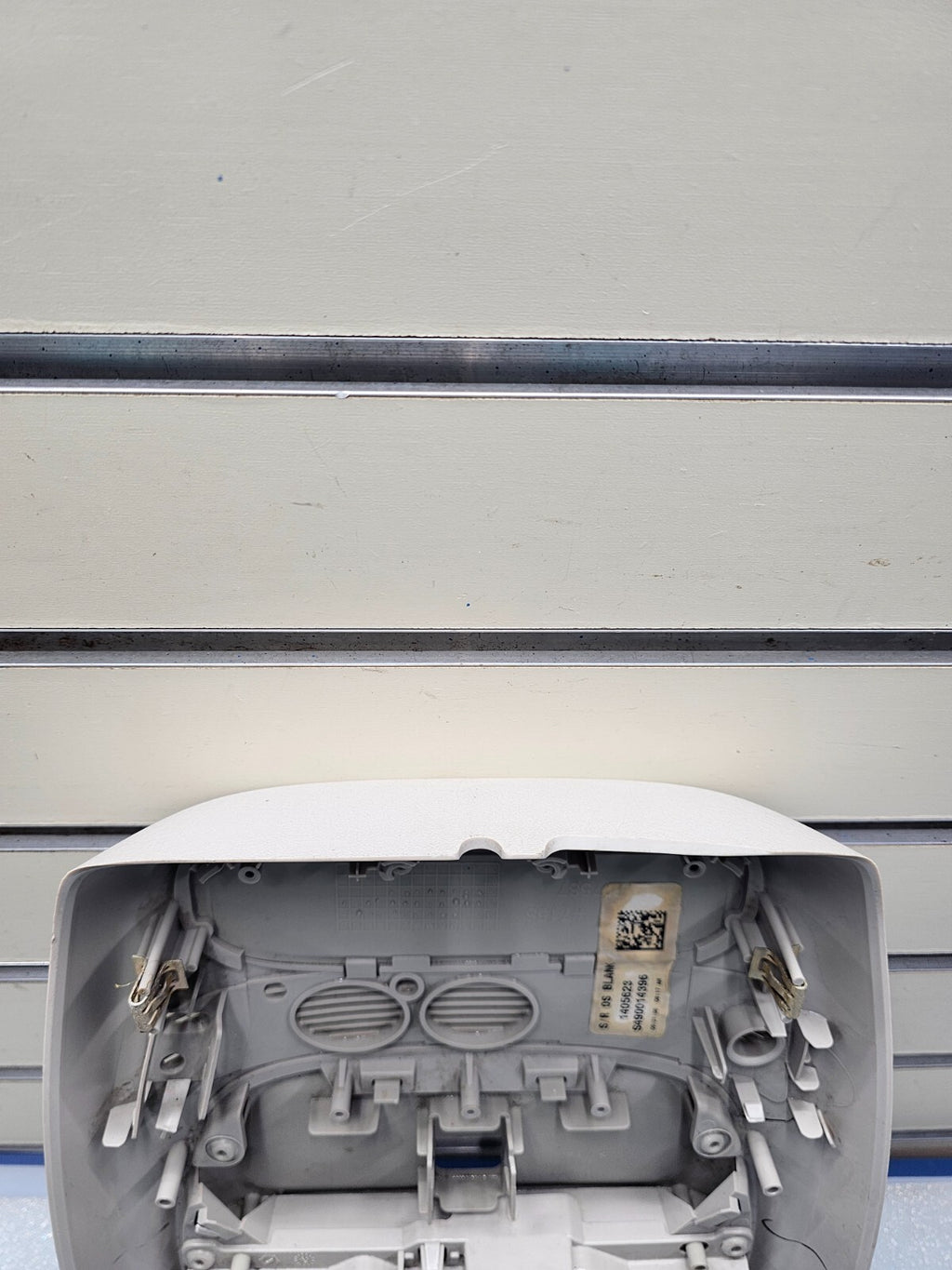 2002-2009 CHEVY TRAILBLAZER OVERHEAD CONSOLE DOME LIGHT MAP COMPARTMENT GRAY