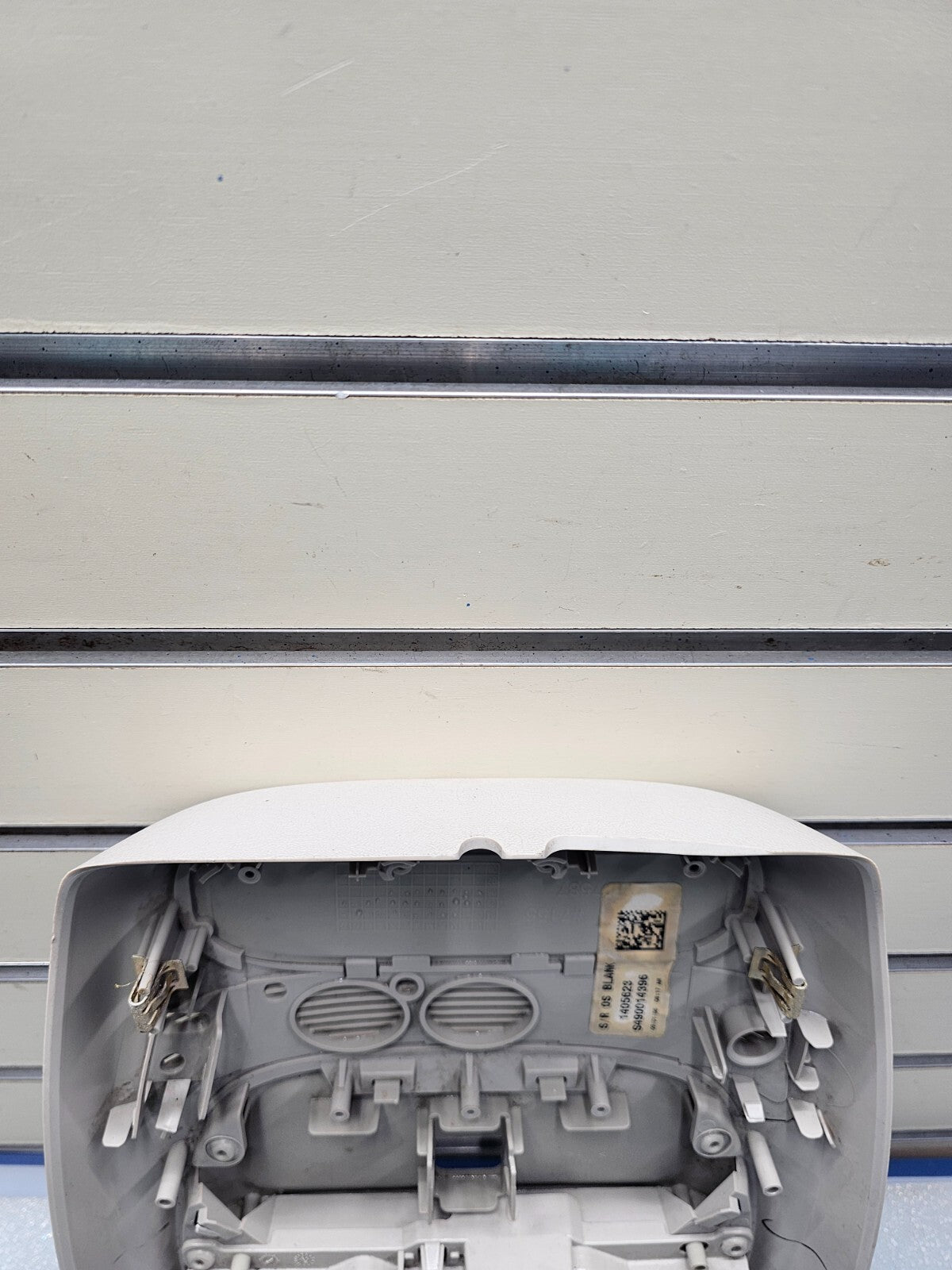 2002-2009 CHEVY TRAILBLAZER OVERHEAD CONSOLE DOME LIGHT MAP COMPARTMENT GRAY
