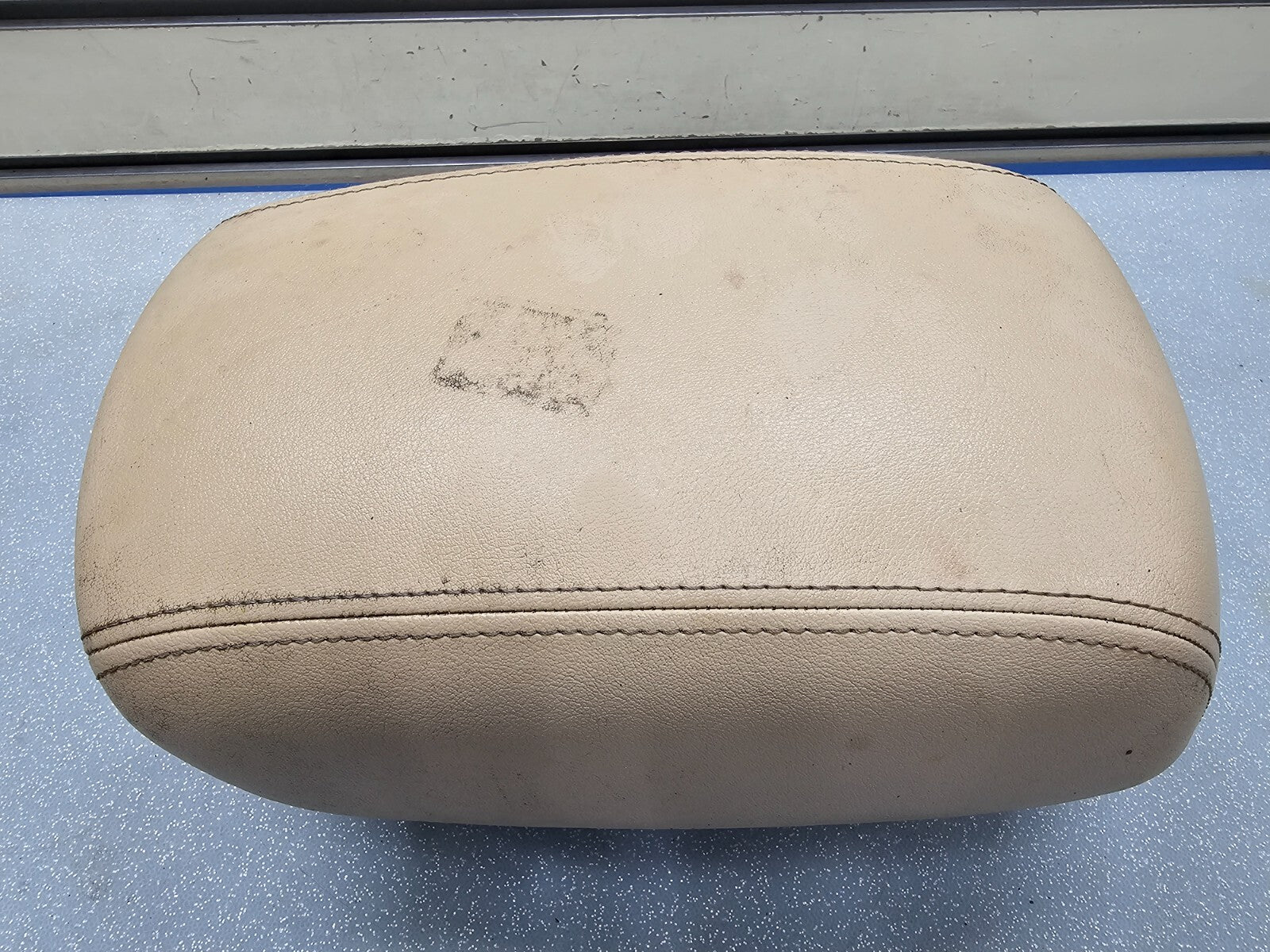🔥07-11 Kia Rondo Center Console Leather Armrest Lid Storage Assembly Tan OEM