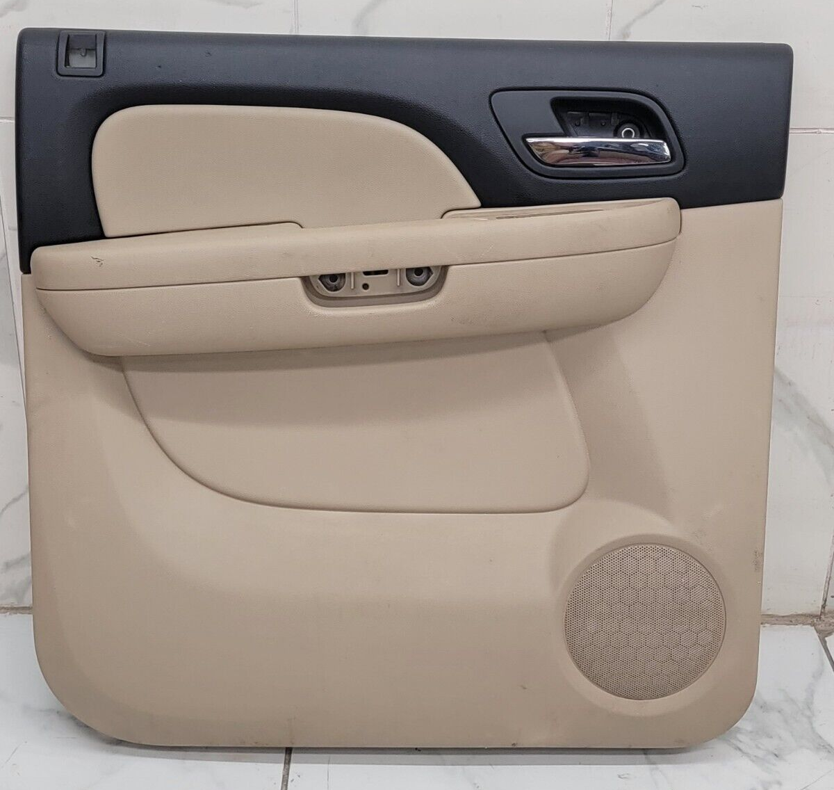 🔥07-13 SILVERADO SUBURBAN left side REAR door panels TAN OEM D21