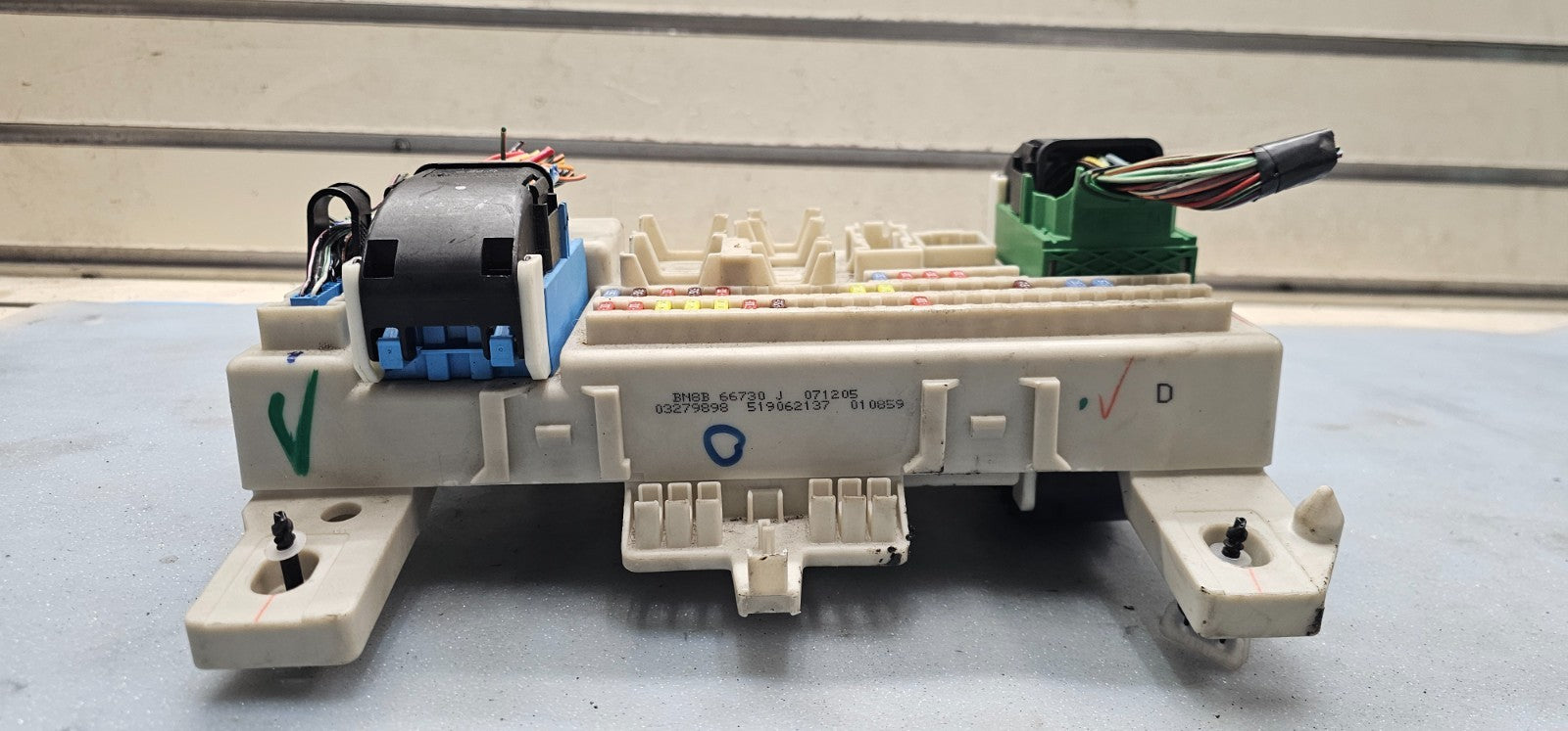 🔥04-09 MAZDA 3 BCM FUSE BOX JUNCTION INTERIOR BODY CONTROL MODULE