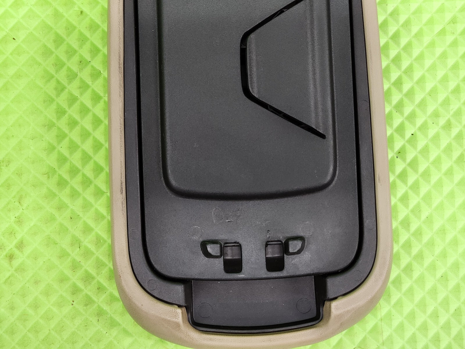 🔥2011-2014 CHRYSLER 200 DODGE AVENGER CENTER CONSOLE LID ARM REST GRAY