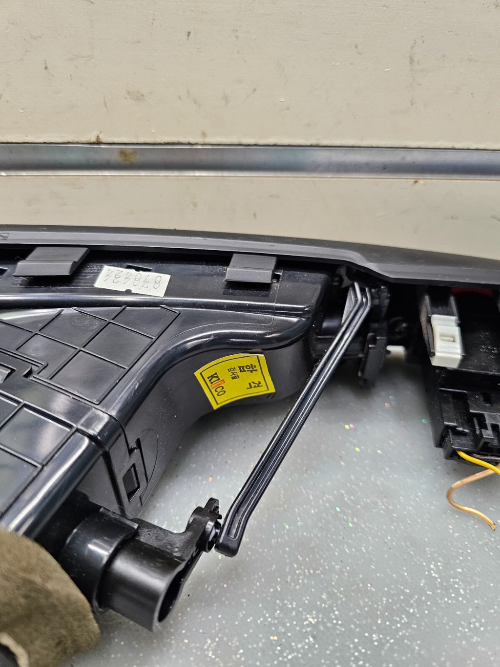 🔥2007-2012 Hyundai Veracruz Driver Left Center Dash AIR Vent