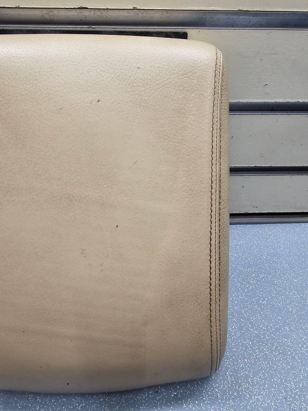 🔥99-04 Land Rover Discovery Center Console Leather Armrest Top Lid Assembly Tan