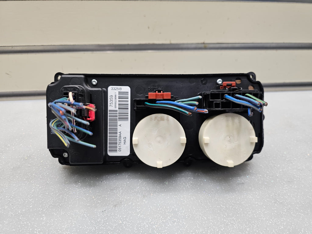🔥04-07 Dodge Caravan Town Country Dash AC Climate Temperature Heater Control oe