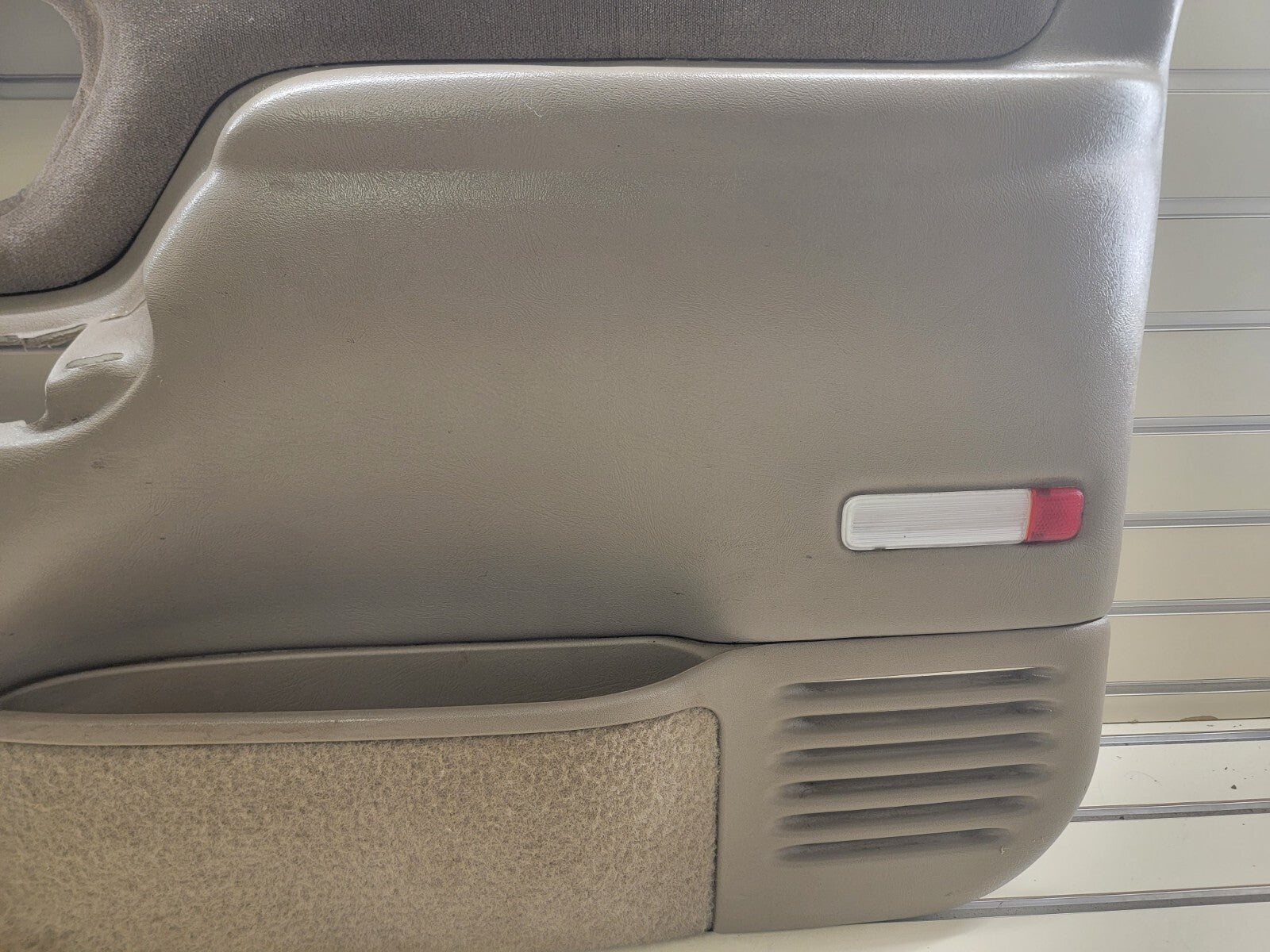 🔥95-99 Chevy GMC Silverado C/K DOOR PANEL Front RIGHT Passenger auto TAN R D2