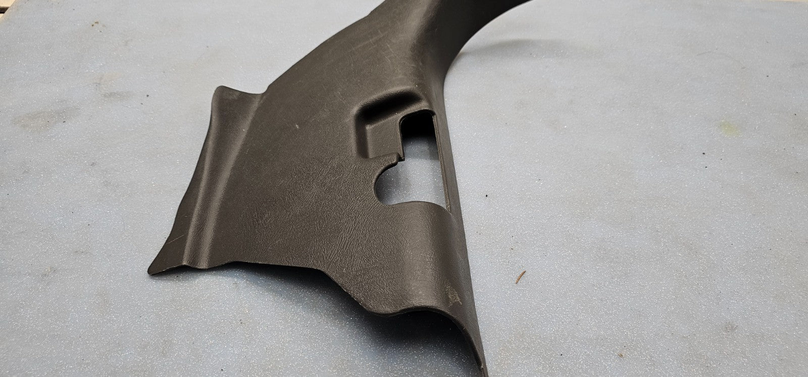 🔥99-06 SILVERADO SIERRA LEFT DRIVER KICK LOWER TRIM PANEL HOOD PROP BLACK