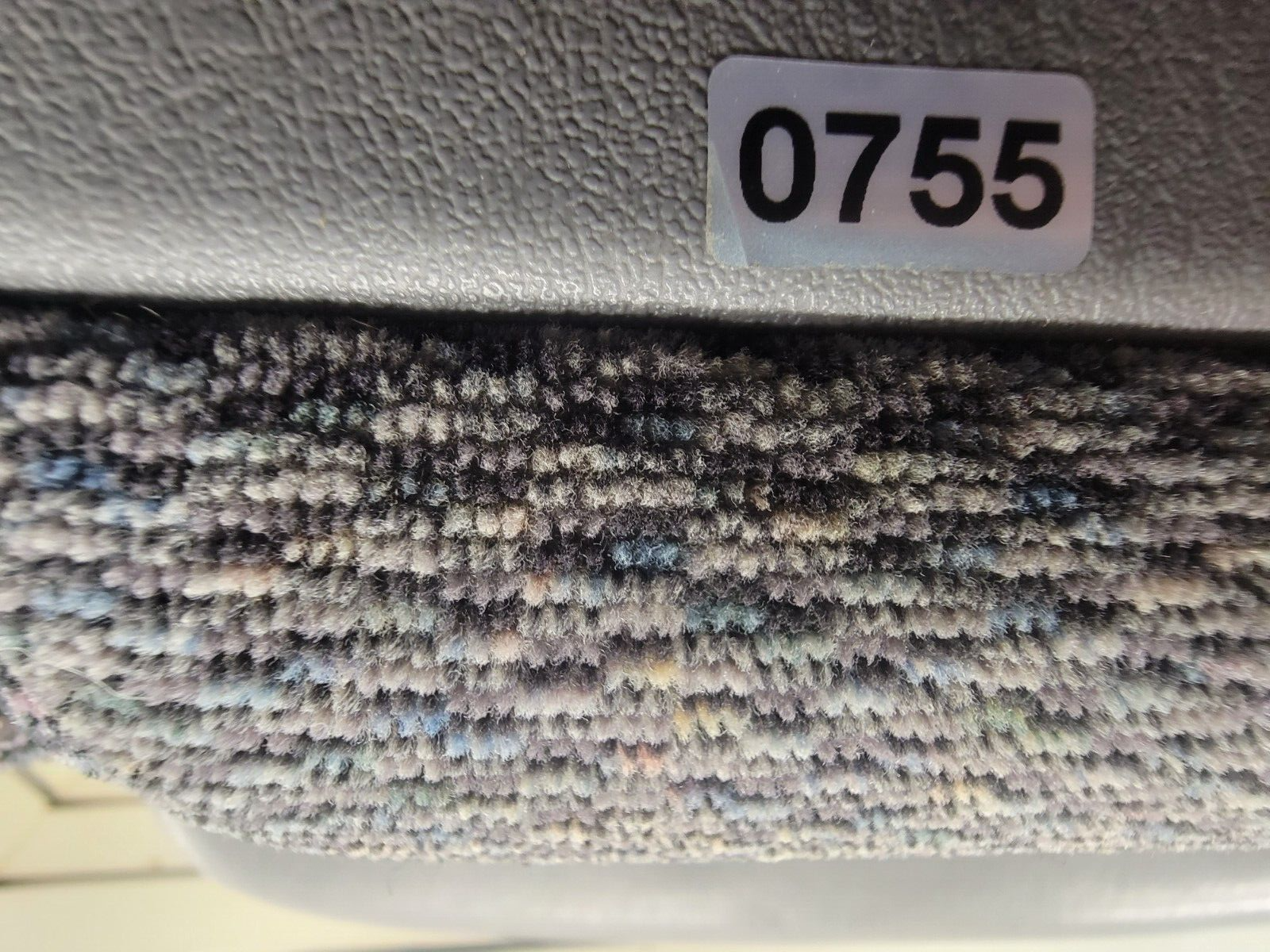 🔥96 - 00 CARAVAN VOYAGER TOWN & COUNTRY LEFT FRONT DOOR PANEL GRAY