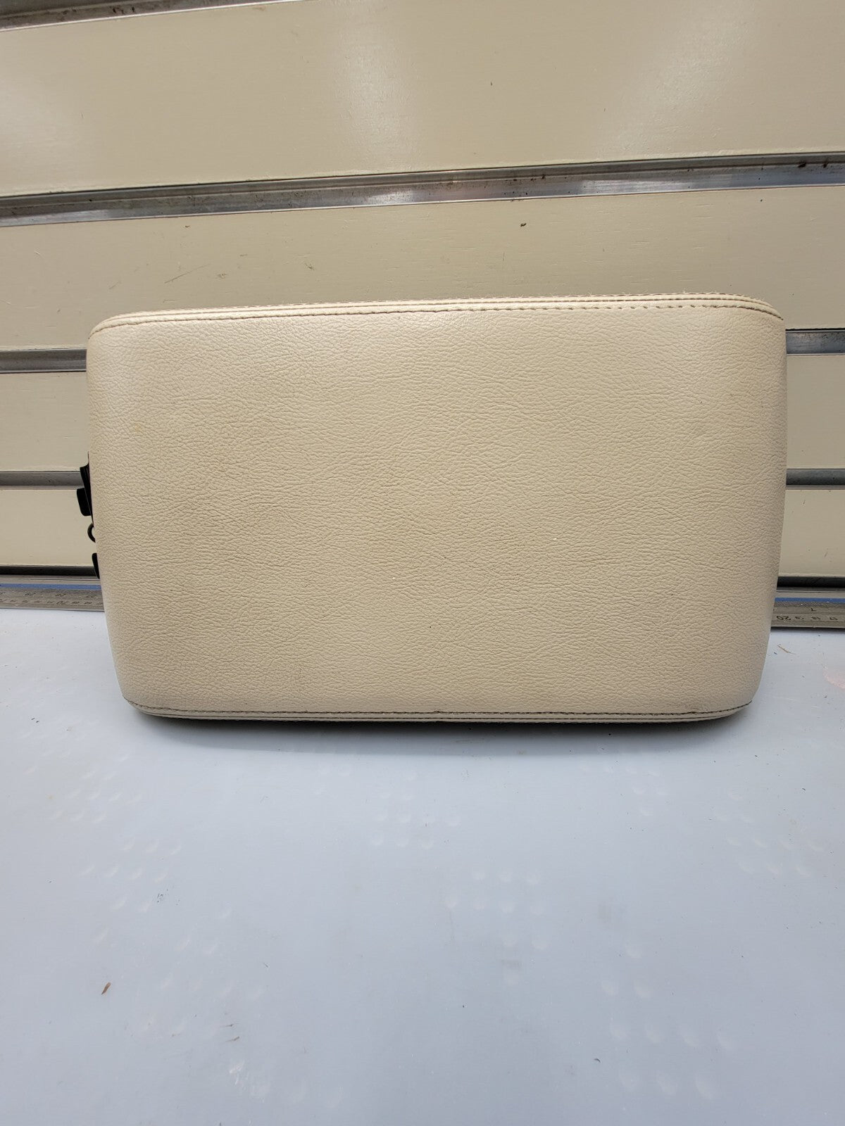 🔥2003-2005 LINCOLN AVIATOR CENTER CONSOLE LID ARMREST TAN