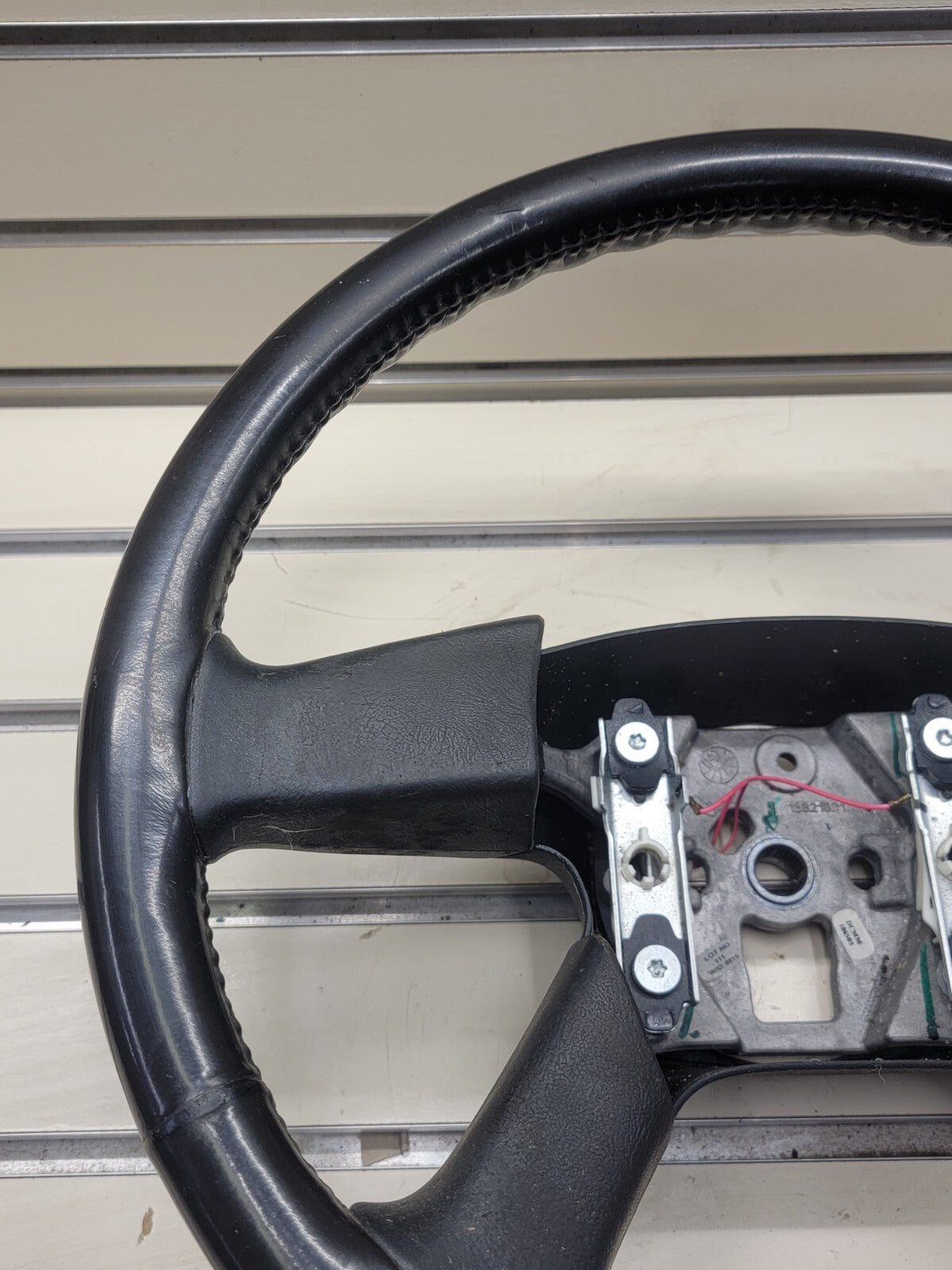 🔥03-06 SILVERADO SIERRA YUKON TAHOE SUBURBAN STEERING WHEEL LEATHER BLACK