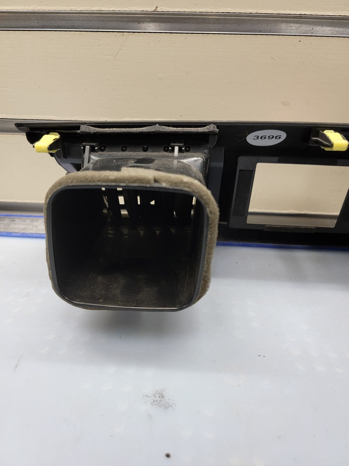 🔥08-13 Toyota Highlander Center Dash AC Air Vents Trim Bezel Assembly Black OEM