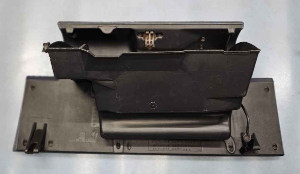 95-99 CHEVY GMC TRUCK SILVERADOC/K Glove Box Storage Compartment Assembly BLACK