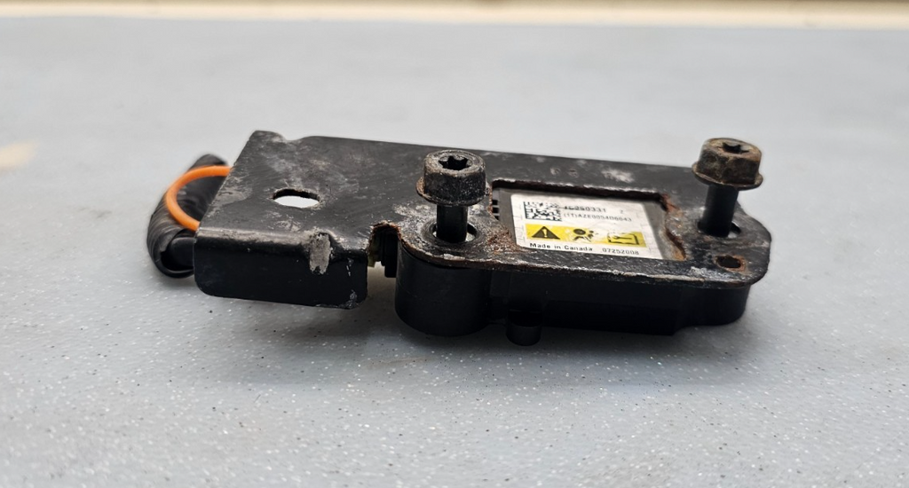 🔥06-16 impala 06-07 Monte Carlo  Inflator Restraint Front End Sensor black