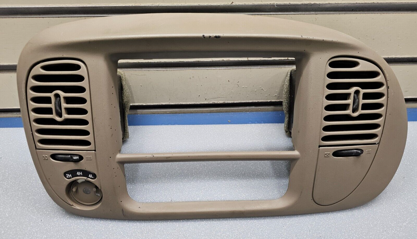 🔥97-03 Ford F150 Center Dash Radio Climate Trim Stereo BEZEL Panel Line TAN